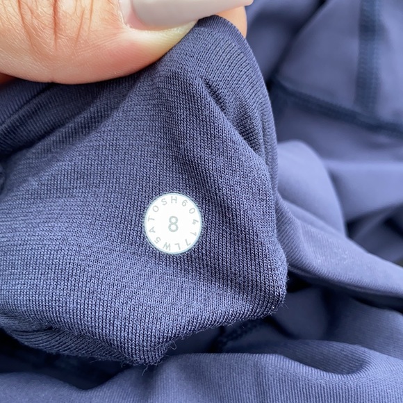 Lululemon Hold On Tight Solid 28" * Stirrups - Picture 4 of 4